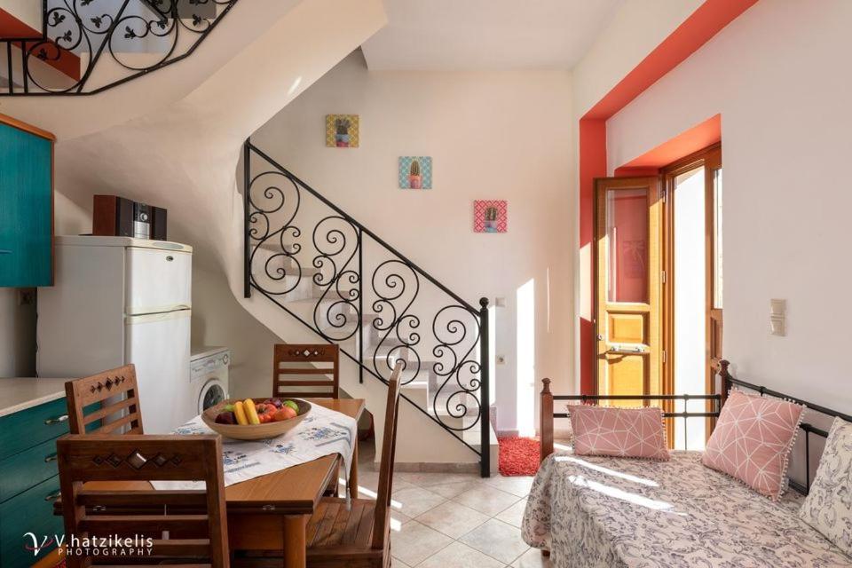 Villa Lola Chalki Town Exterior foto